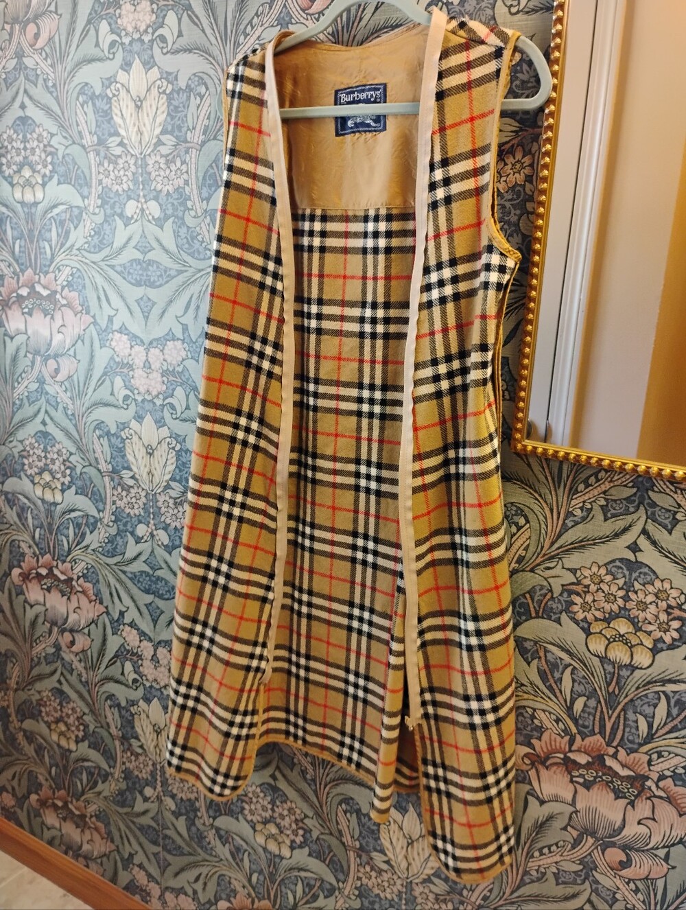 Vintage Burberry Beige Trench Coat with Removable Liner - Picture 10 of 16